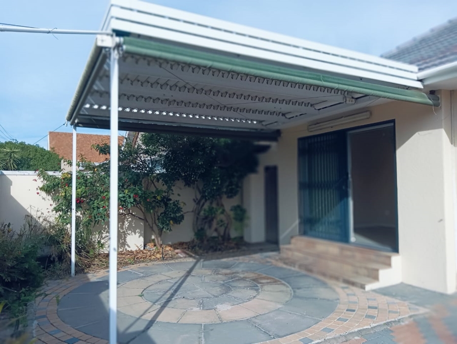 5 Bedroom Property for Sale in Athlone Western Cape